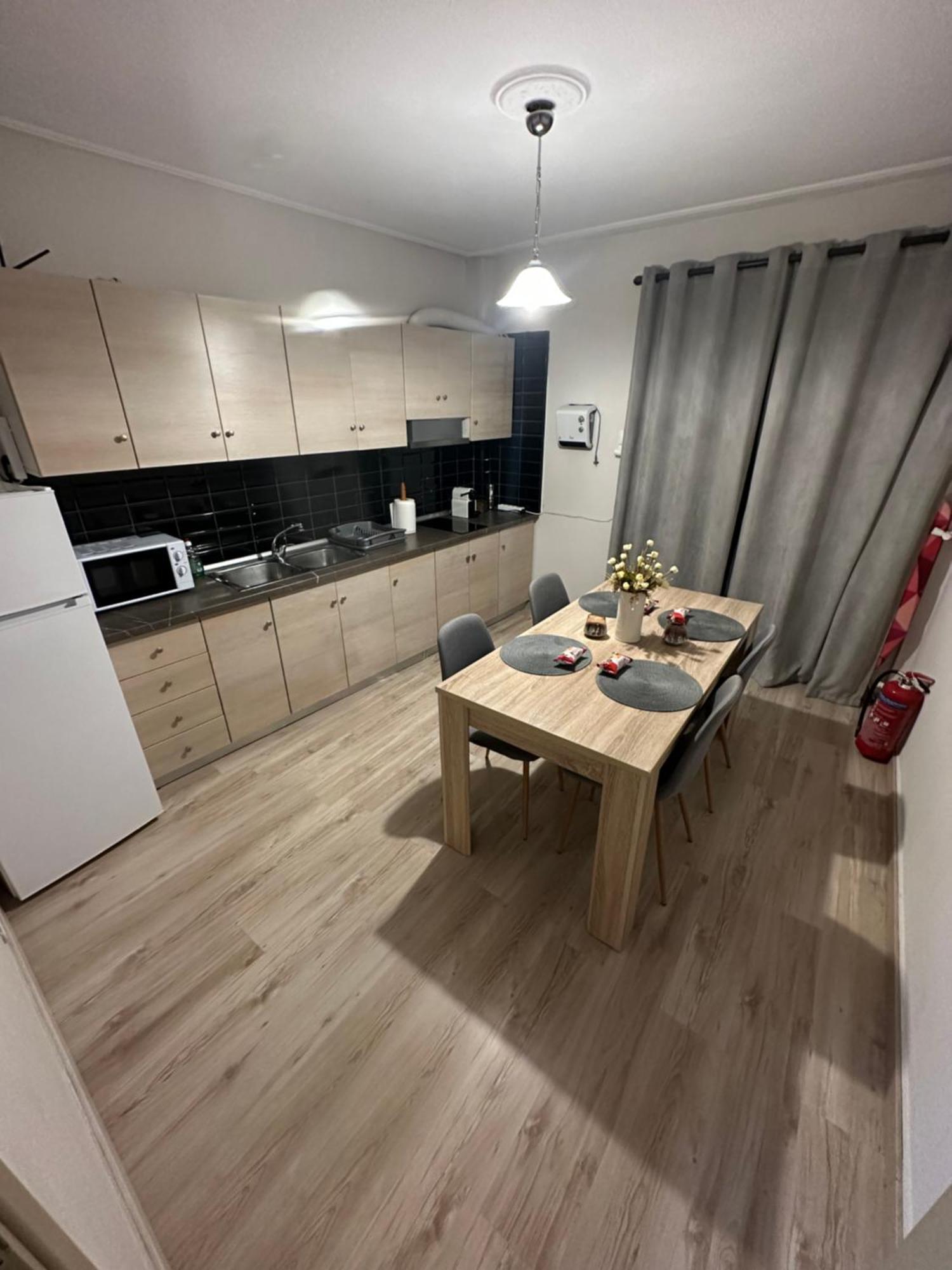 Perikleous 5 Diamerisma Kondoulis House カランバカ エクステリア 写真